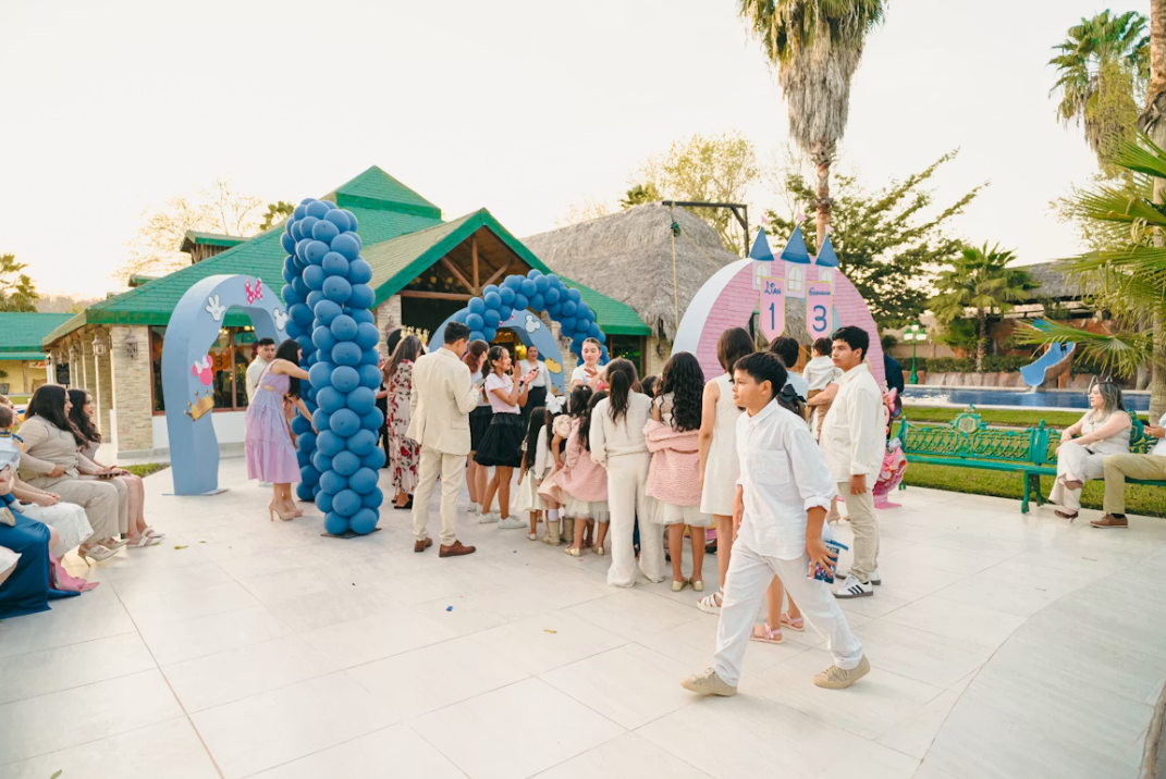 Kids birthday party with shaved ice food truck in Atlanta